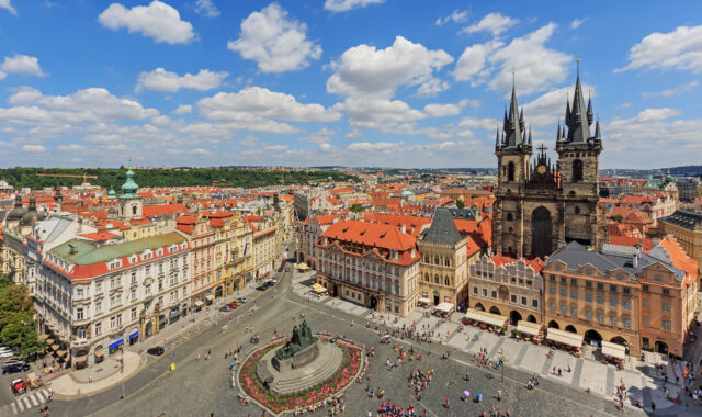 Praga – Miasto Złotych Wież i Ukrytych Skarbów